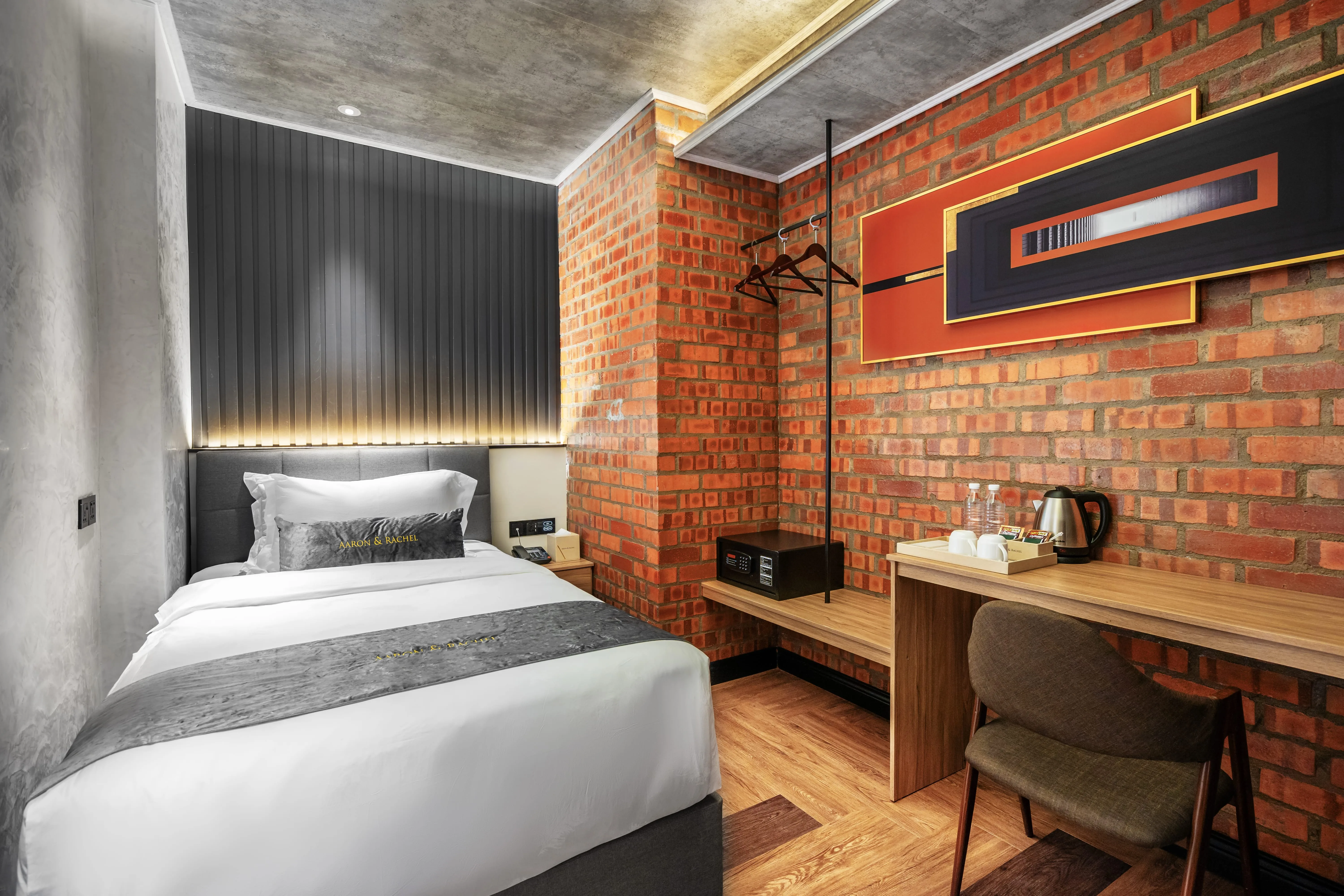 Deluxe Single room hero shot